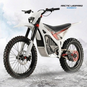 Arctic Leopard SNOW LEOPARD E-X 800 White